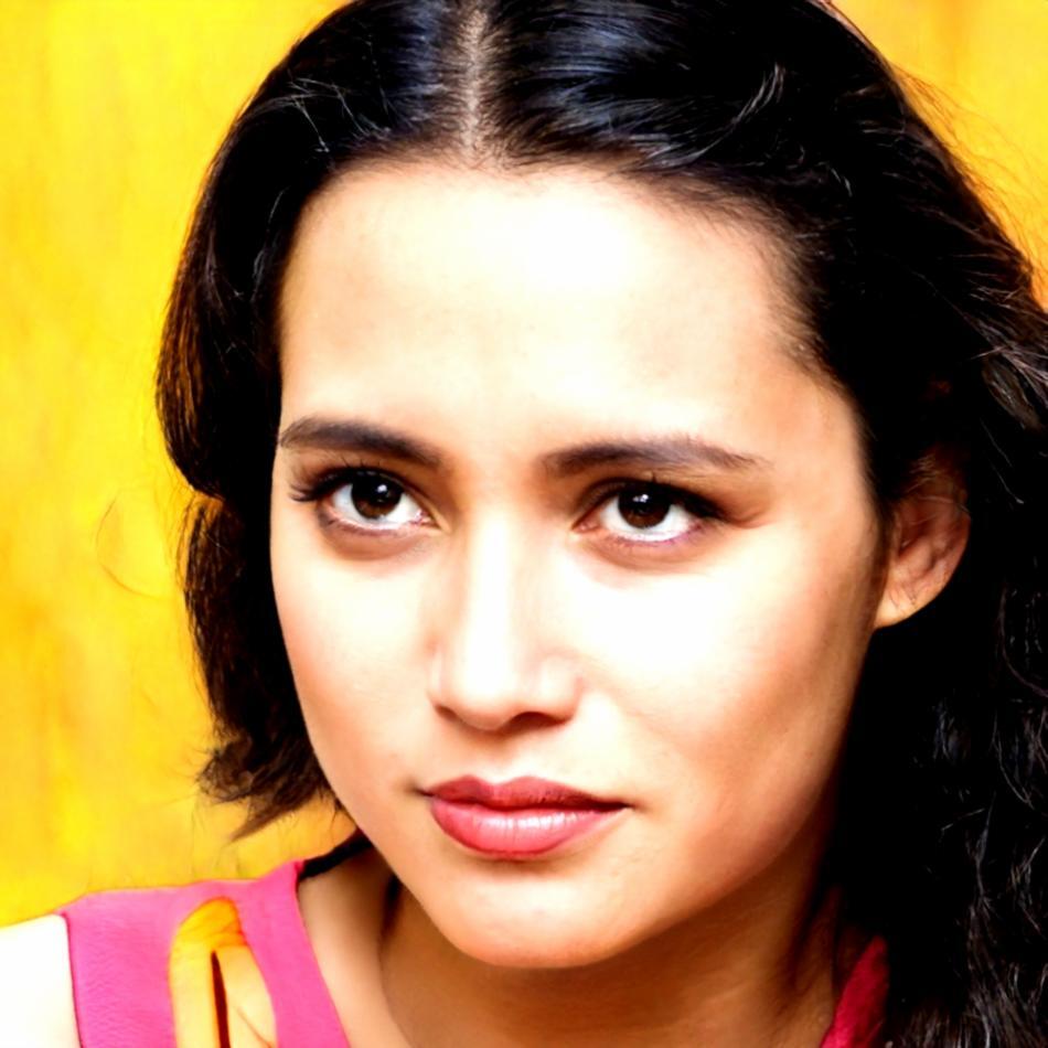 Ritratto professionale di Ambra Cerutti, coreografa e specialista in performance